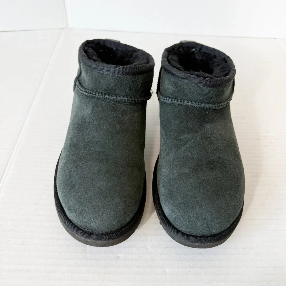 UGG women classic